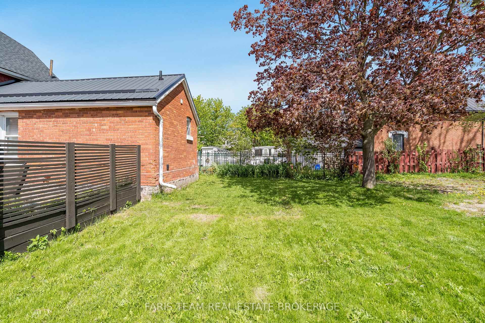 Photo 30 of 23 Yonge Street S, Springwater, Elmvale — HOMEH