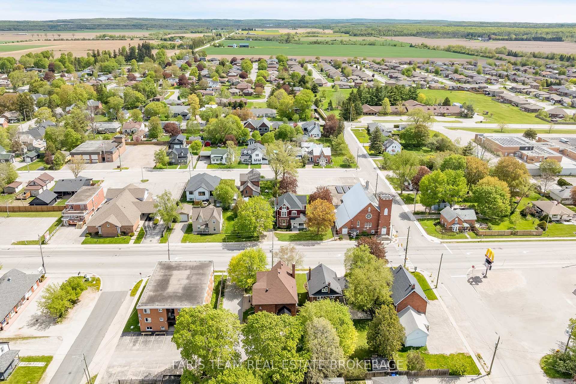 Photo 33 of 23 Yonge Street S, Springwater, Elmvale — HOMEH