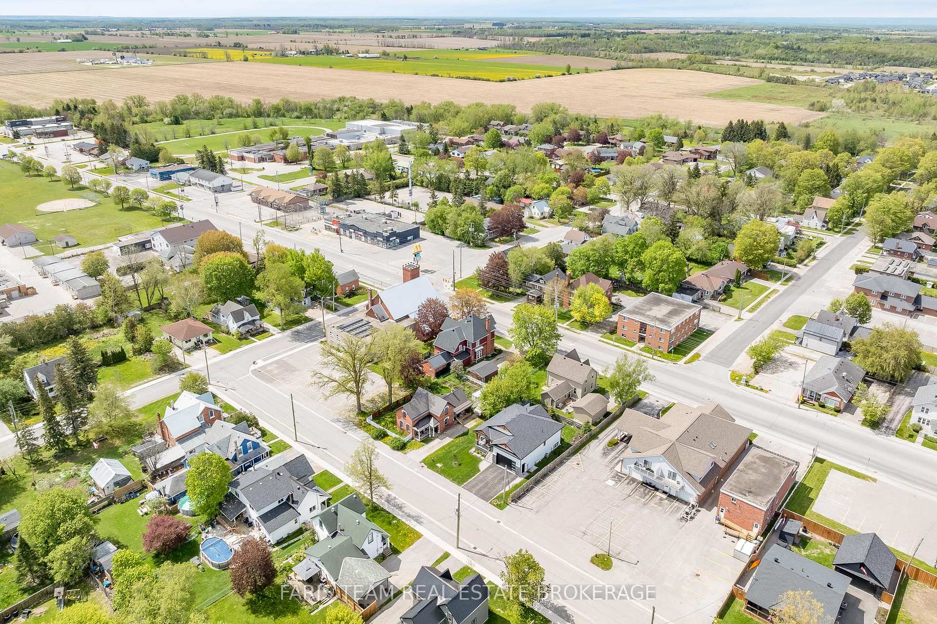 Photo 34 of 23 Yonge Street S, Springwater, Elmvale — HOMEH