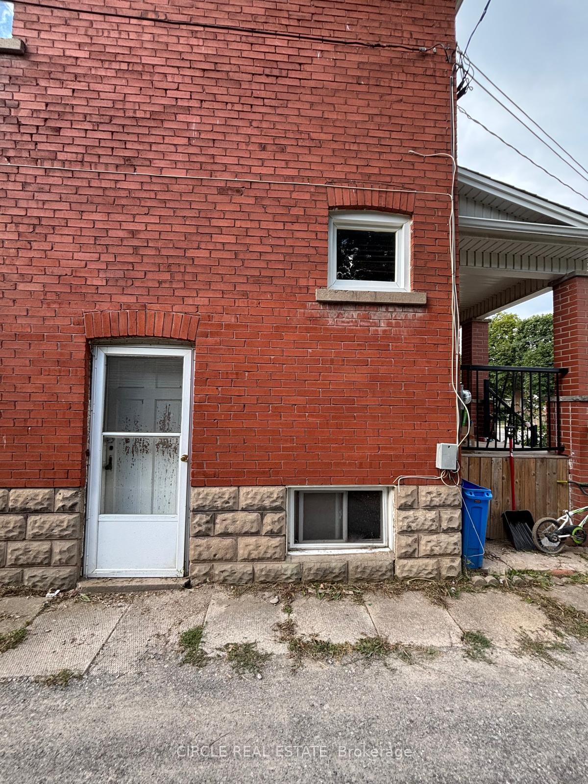 Photo 3 of 277 Niagara Street W, Welland, Prince Charles — HOMEH