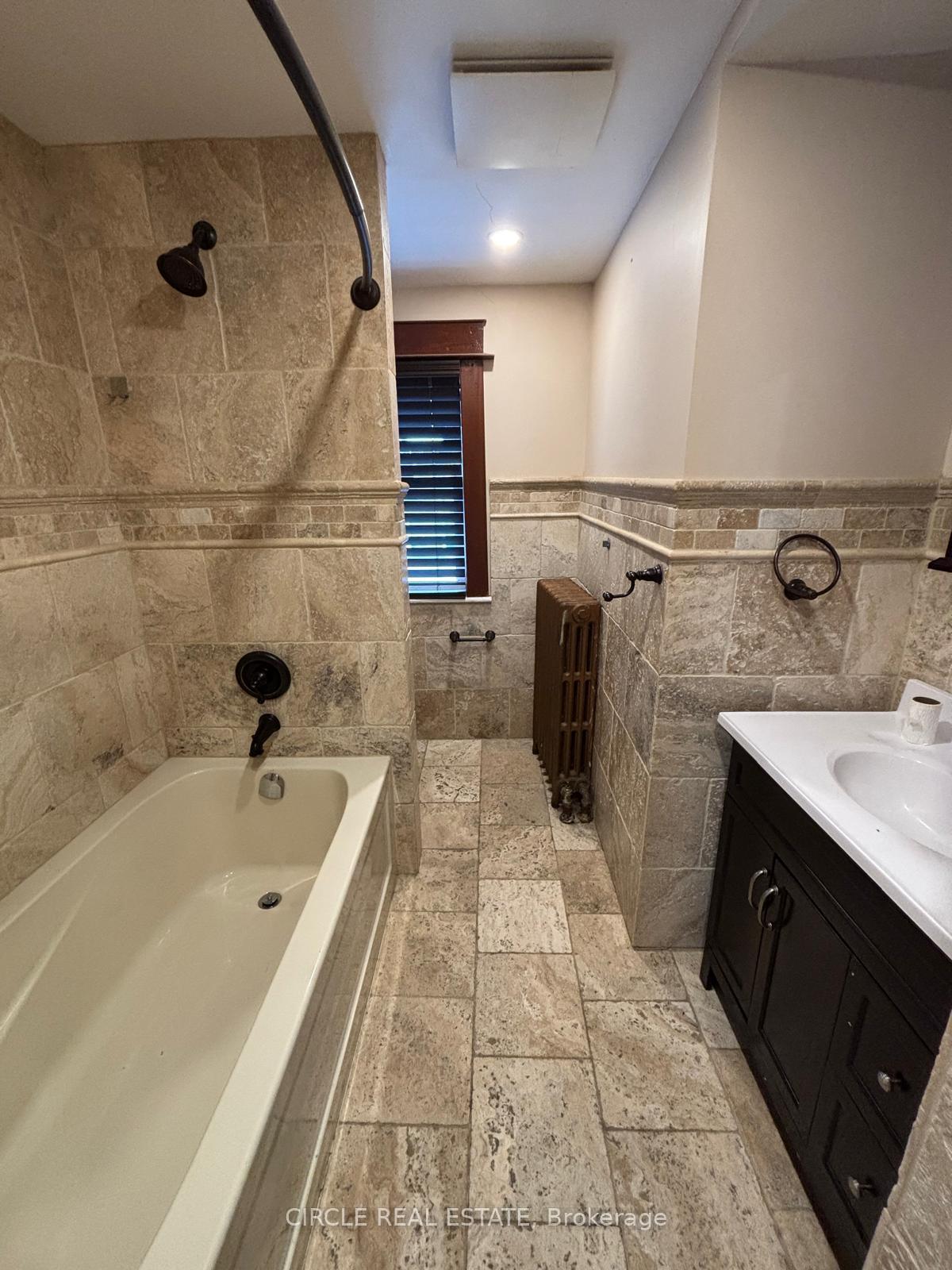 Photo 12 of 277 Niagara Street W, Welland, Prince Charles — HOMEH
