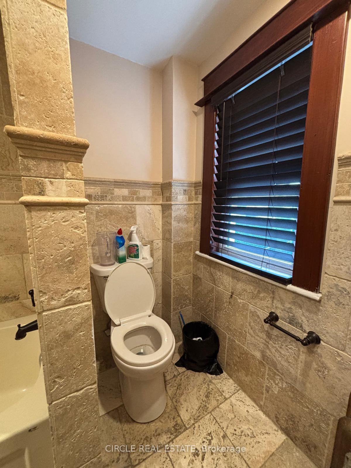 Photo 15 of 277 Niagara Street W, Welland, Prince Charles — HOMEH