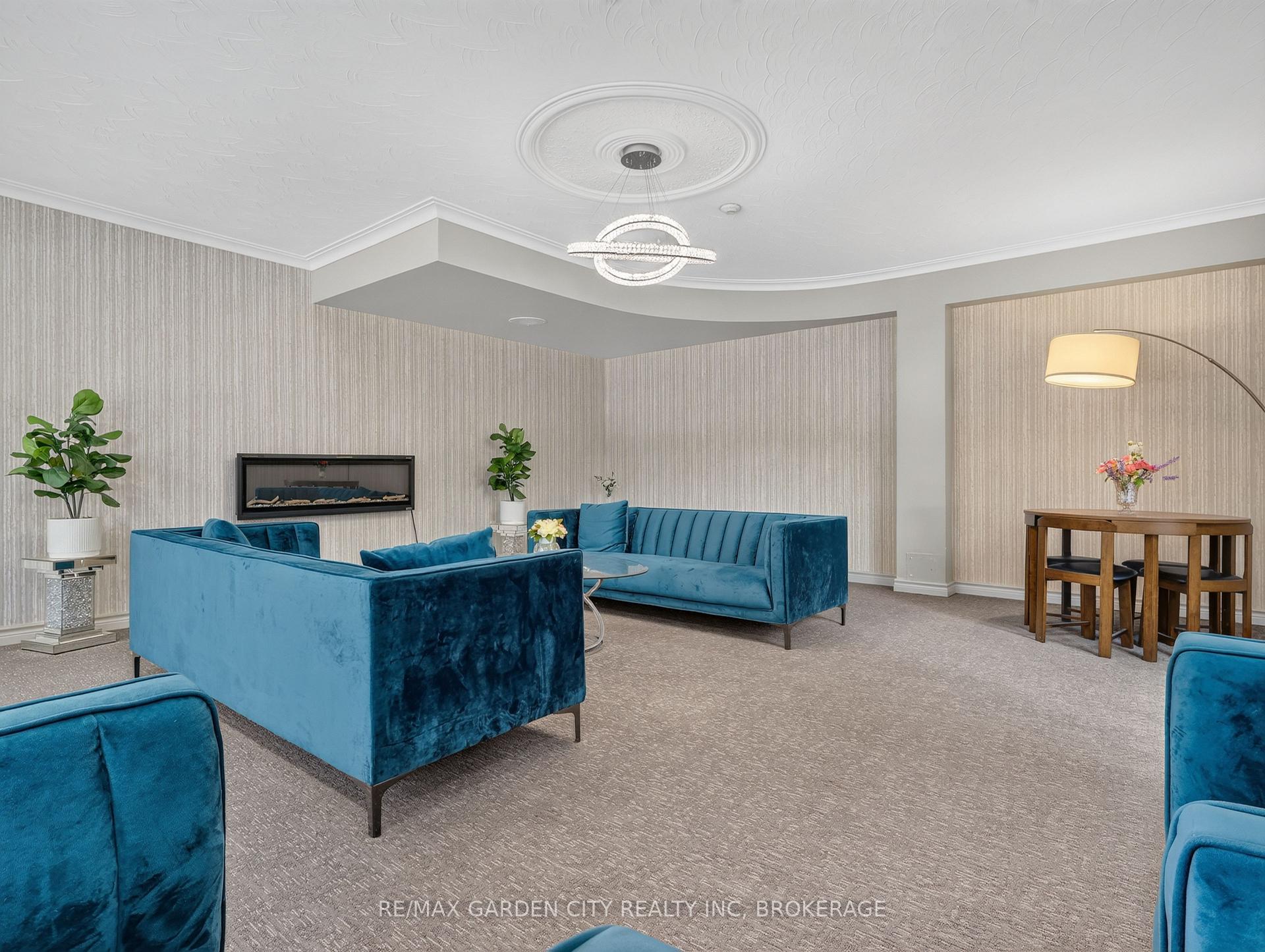 Photo 3 of Unit 701, 359 Scott Street, St. Catharines, Fairview — HOMEH