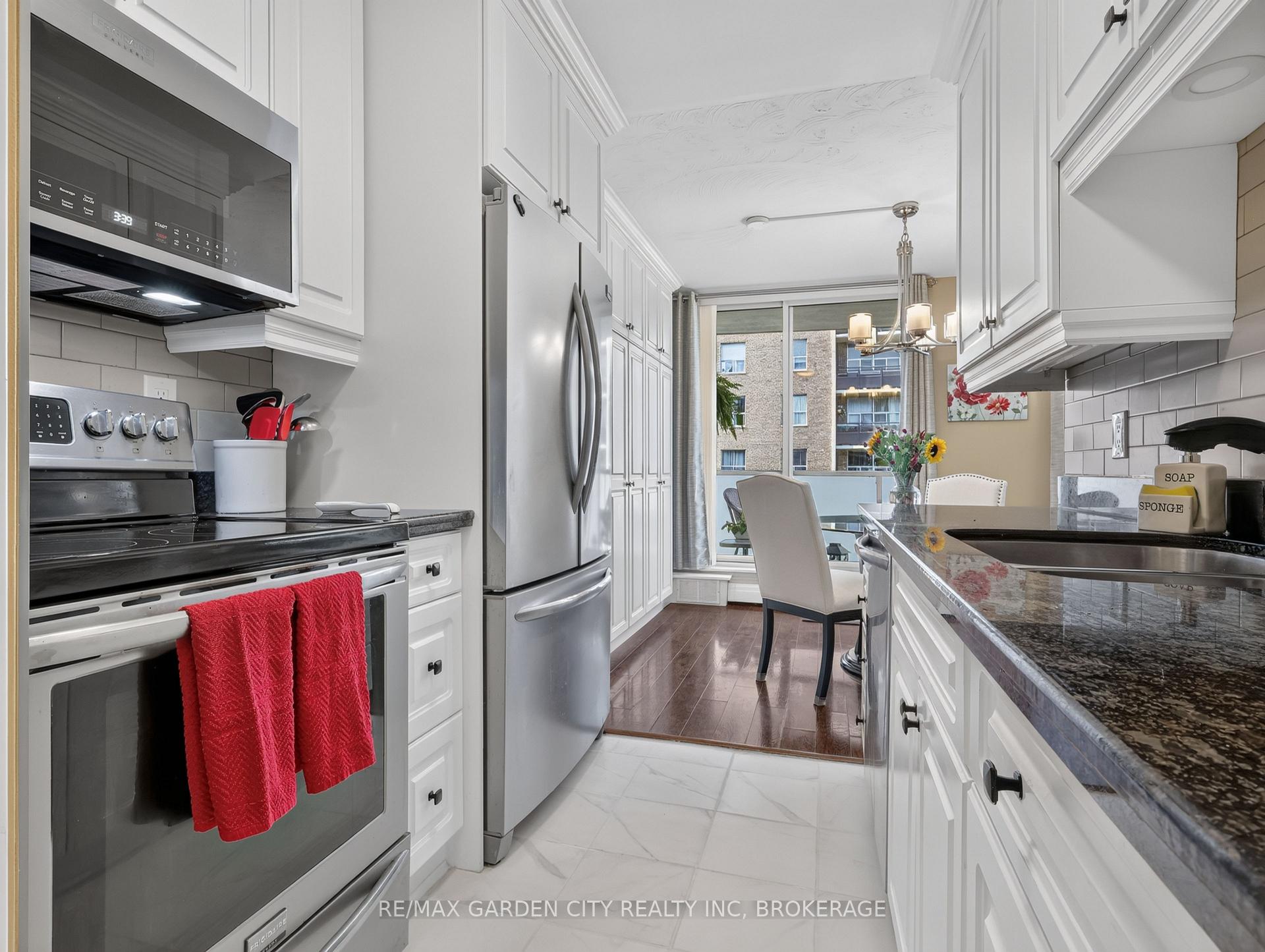 Photo 4 of Unit 701, 359 Scott Street, St. Catharines, Fairview — HOMEH