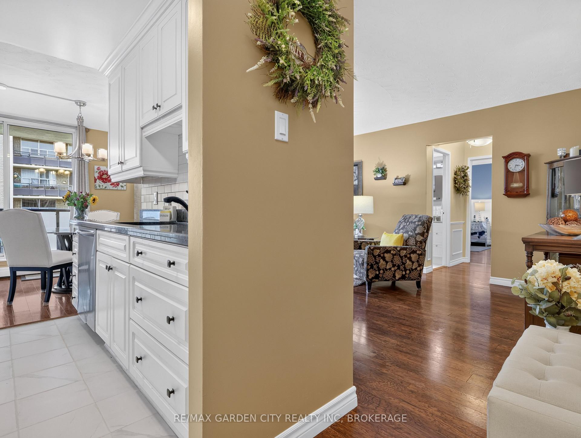 Photo 9 of Unit 701, 359 Scott Street, St. Catharines, Fairview — HOMEH