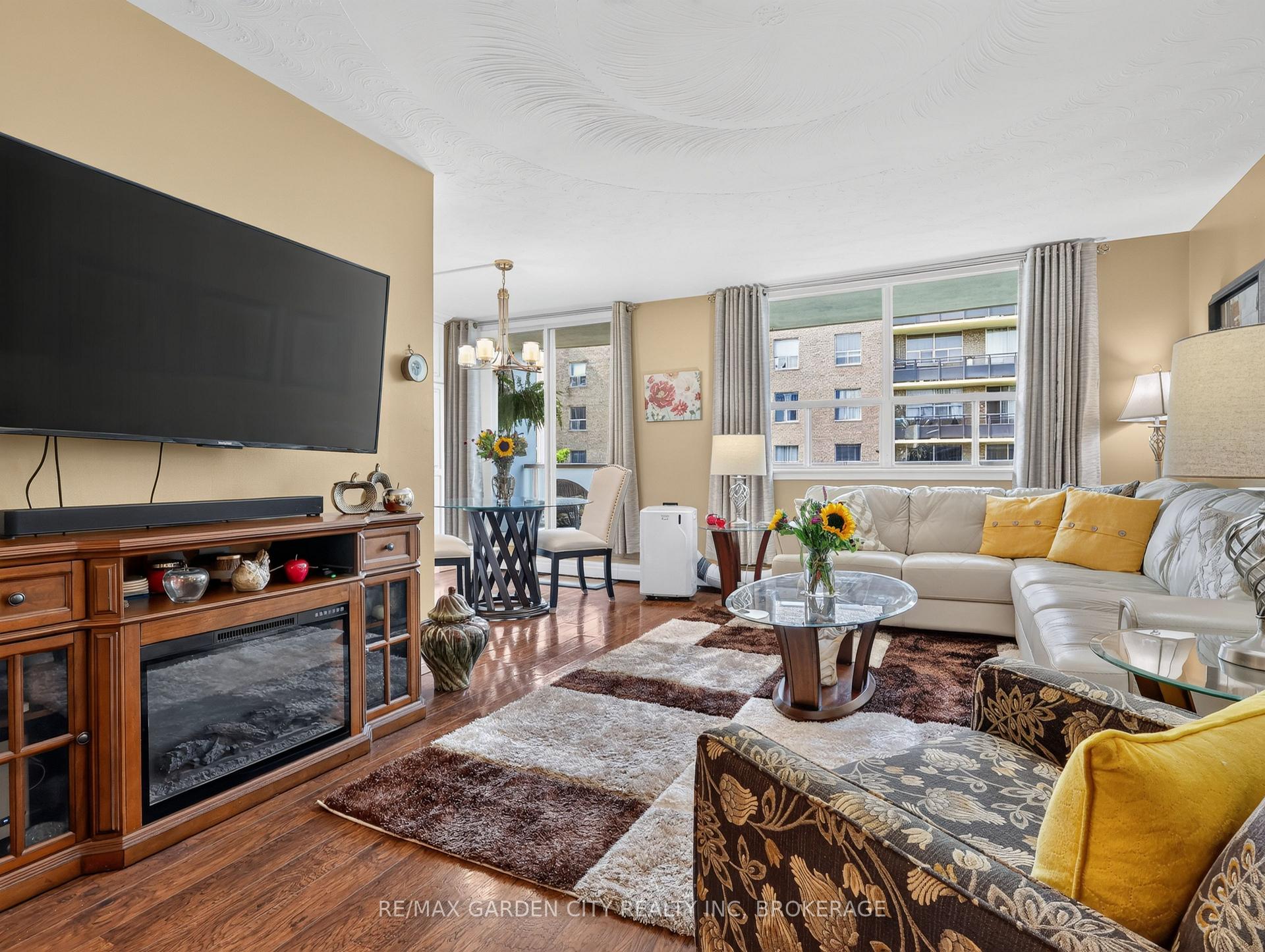 Photo 10 of Unit 701, 359 Scott Street, St. Catharines, Fairview — HOMEH