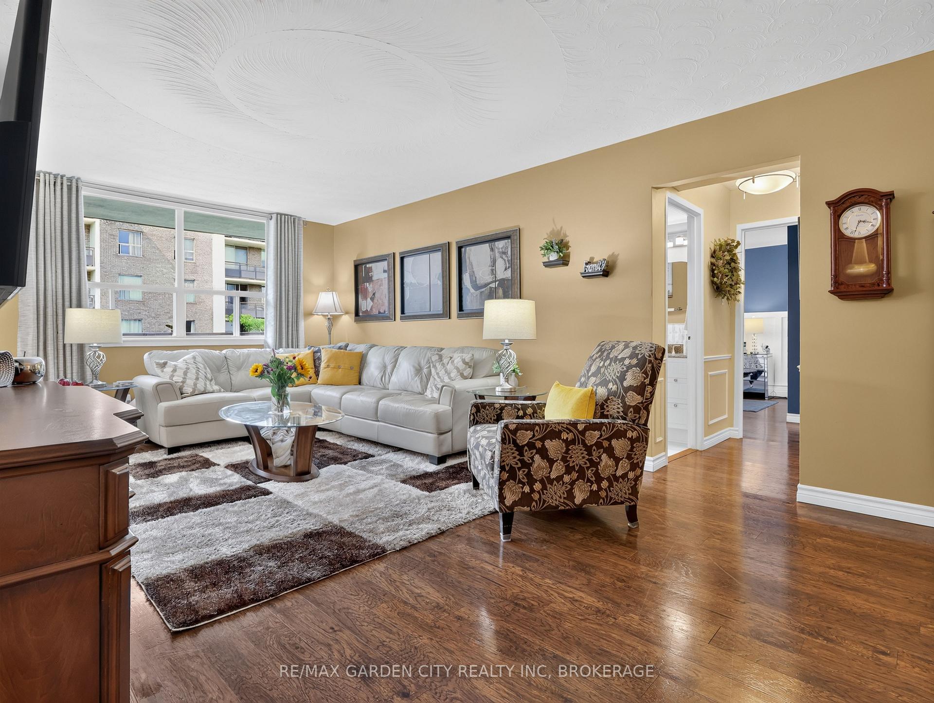 Photo 12 of Unit 701, 359 Scott Street, St. Catharines, Fairview — HOMEH