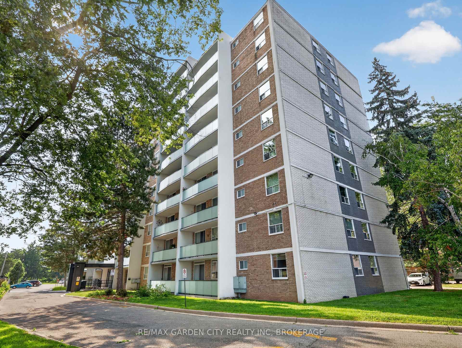 Photo 31 of Unit 701, 359 Scott Street, St. Catharines, Fairview — HOMEH