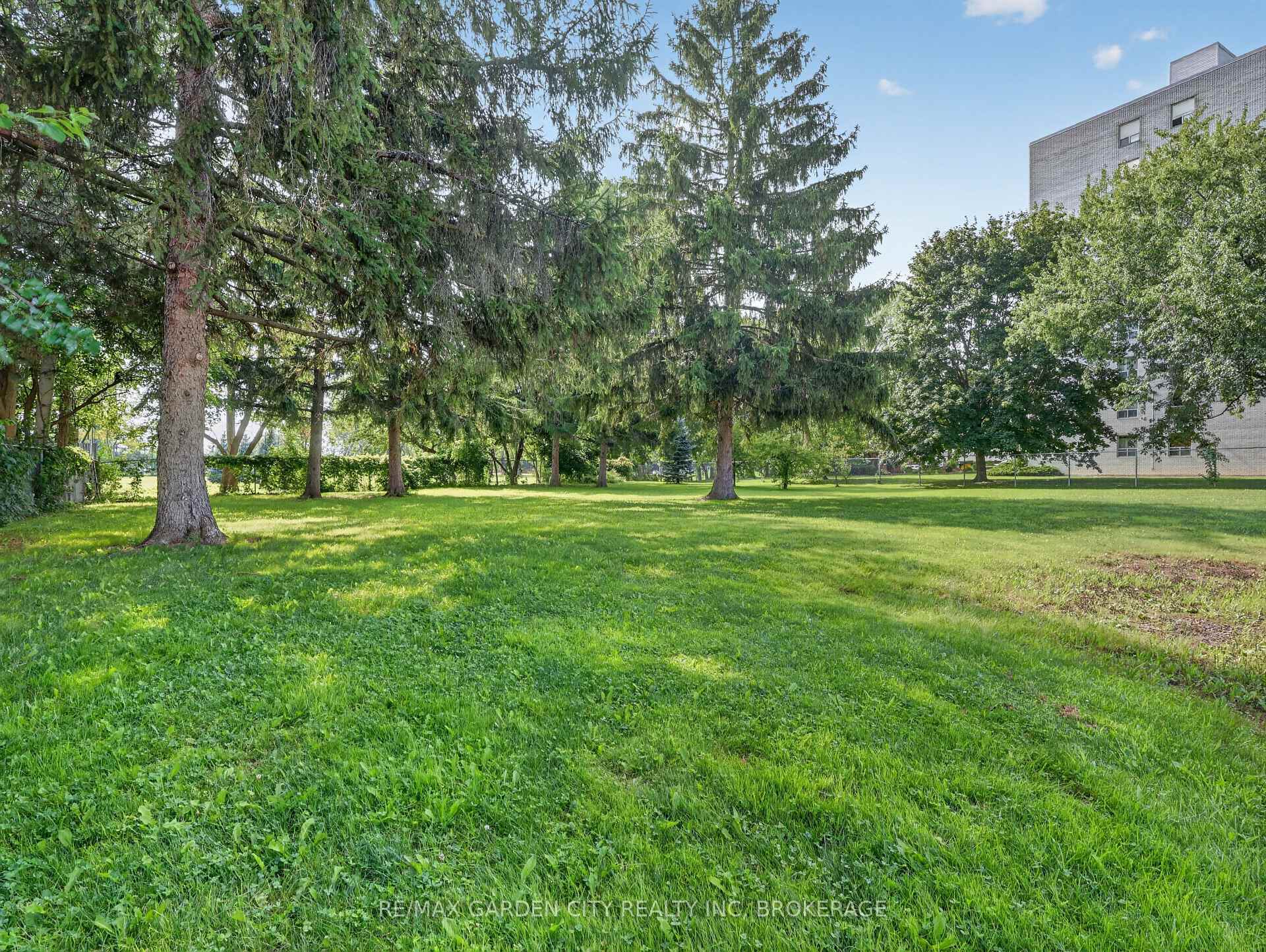 Photo 33 of Unit 701, 359 Scott Street, St. Catharines, Fairview — HOMEH