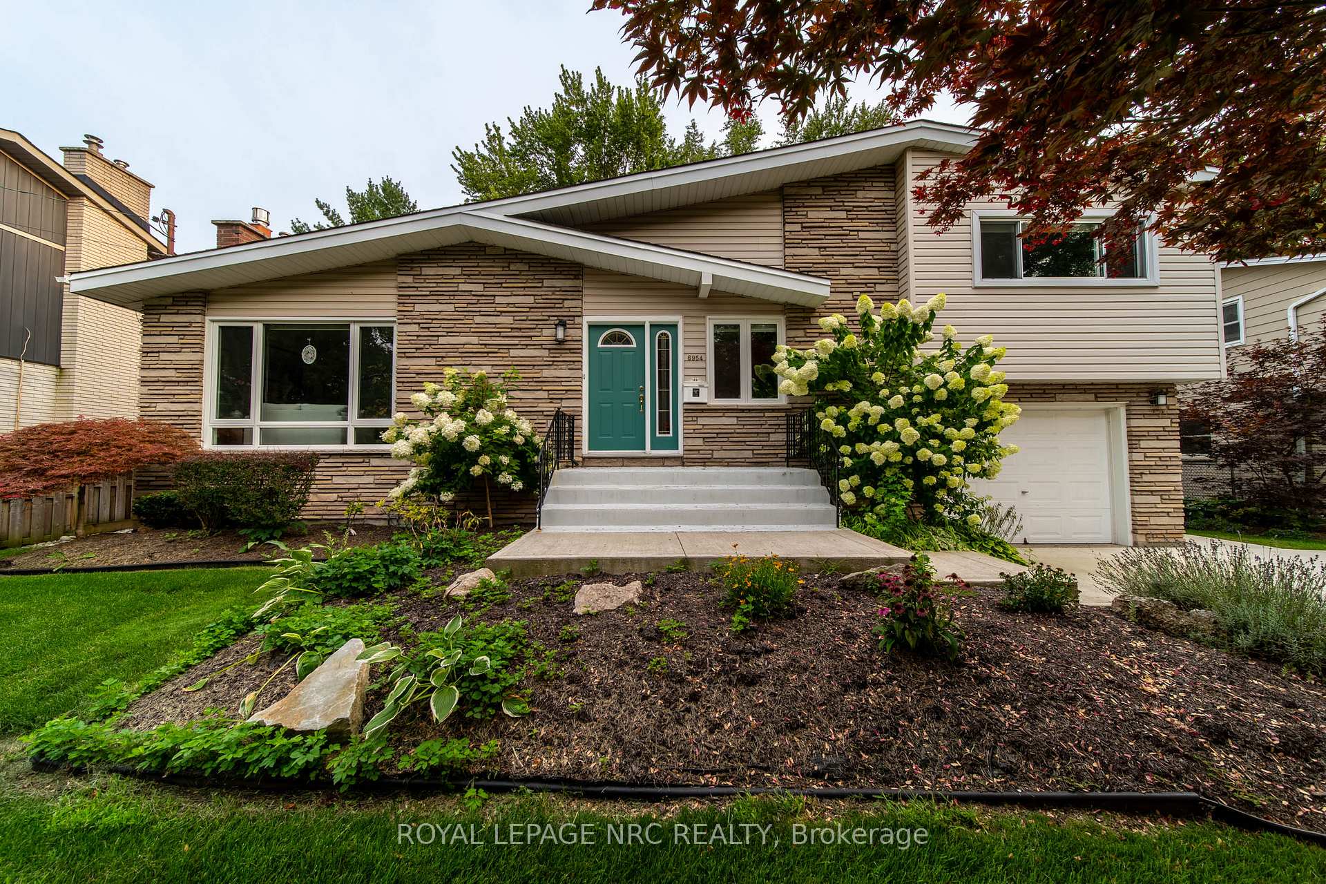 Photo 1 of 6954 Coach Drive, Niagara Falls, Dorchester — HOMEH