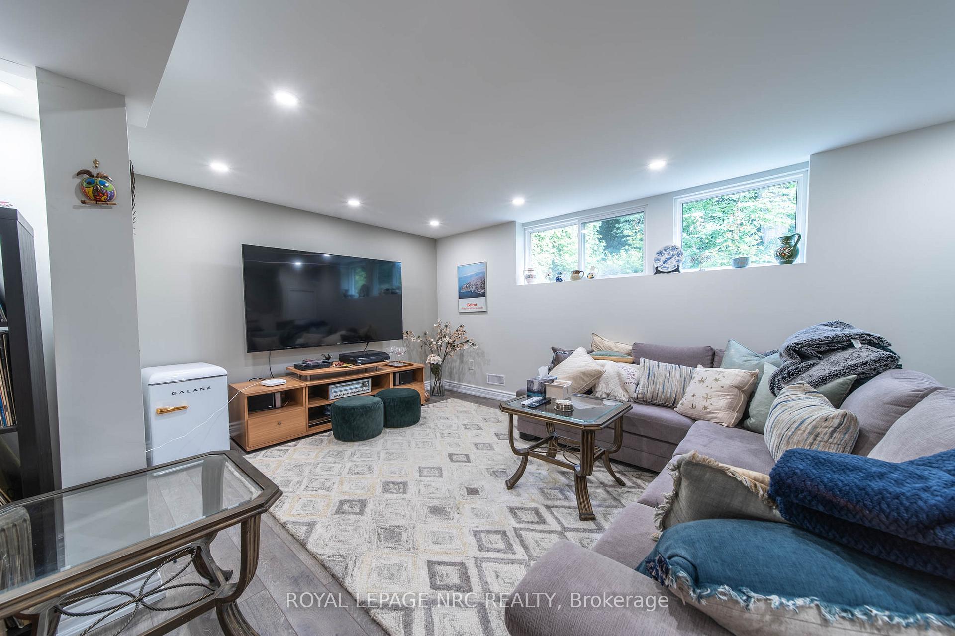 Photo 11 of 6954 Coach Drive, Niagara Falls, Dorchester — HOMEH