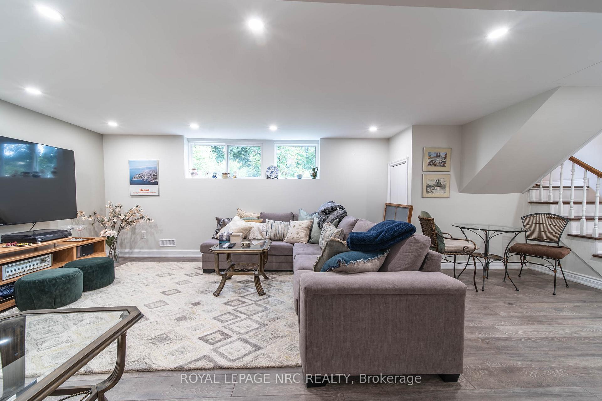 Photo 12 of 6954 Coach Drive, Niagara Falls, Dorchester — HOMEH