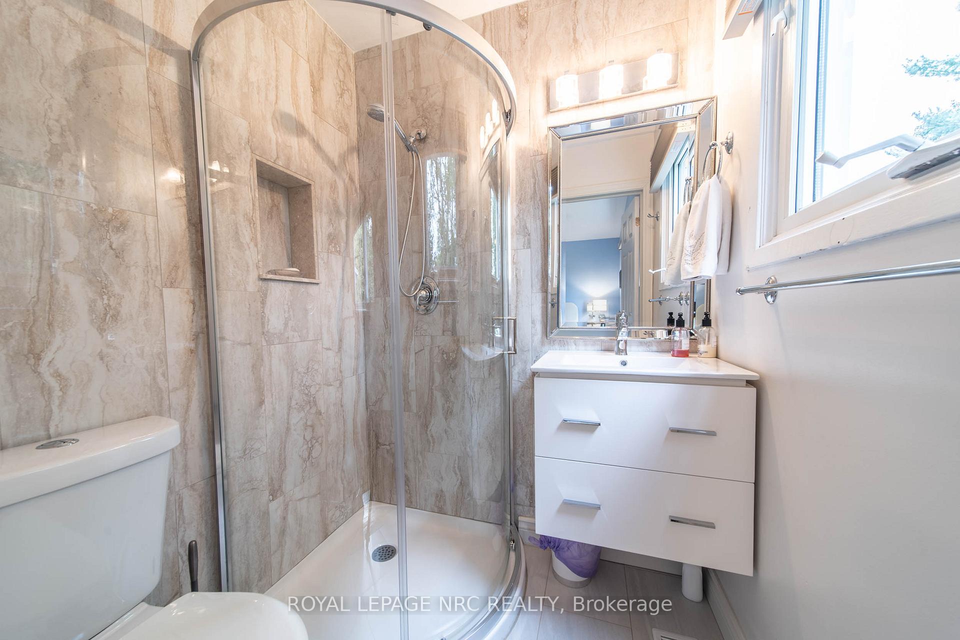 Photo 17 of 6954 Coach Drive, Niagara Falls, Dorchester — HOMEH