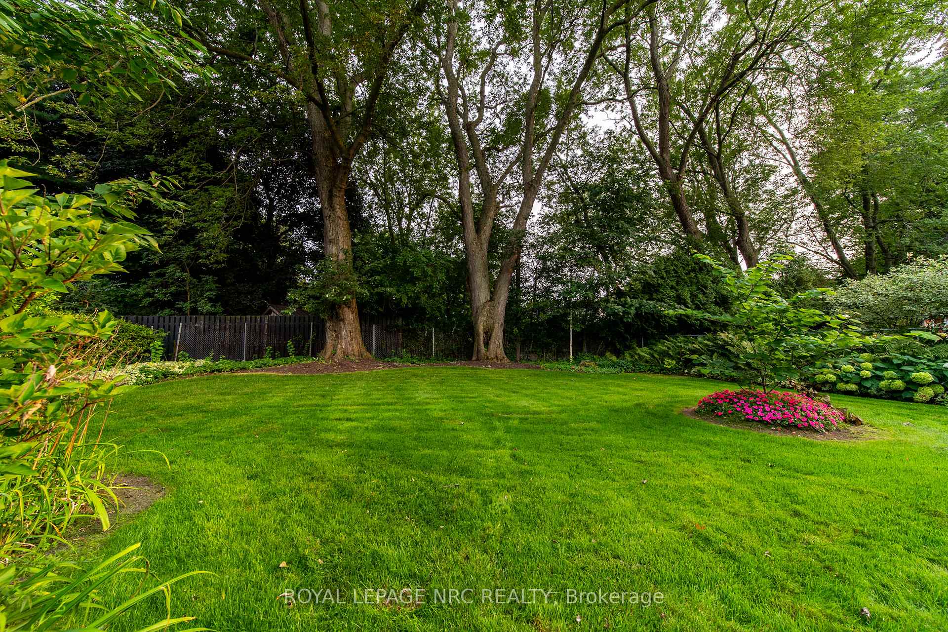 Photo 23 of 6954 Coach Drive, Niagara Falls, Dorchester — HOMEH