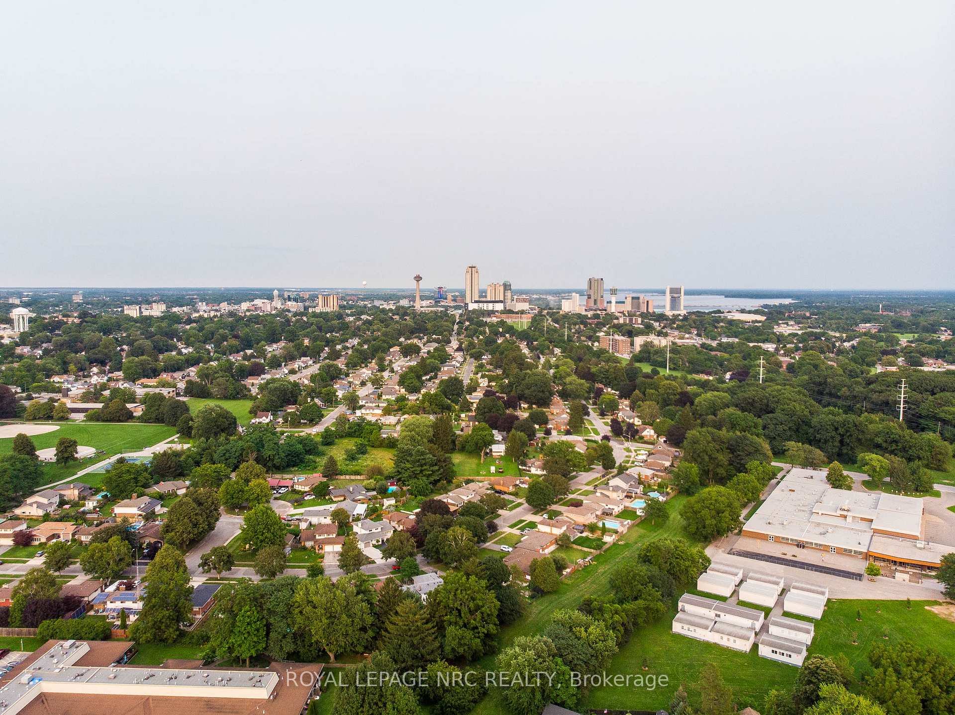 Photo 26 of 6954 Coach Drive, Niagara Falls, Dorchester — HOMEH