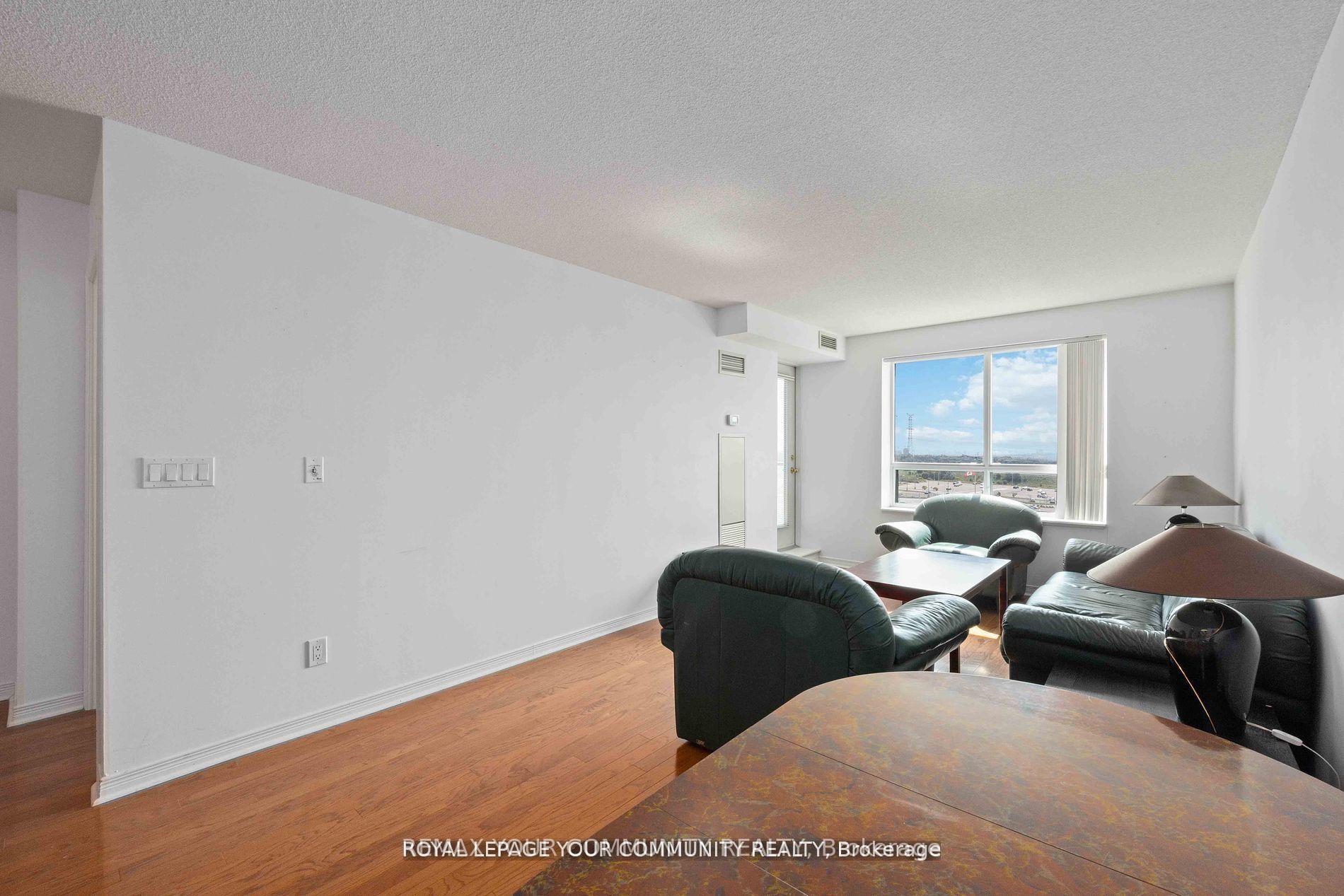 Photo 10 of Unit 909, 23 Oneida Crescent, Richmond Hill, Langstaff — HOMEH