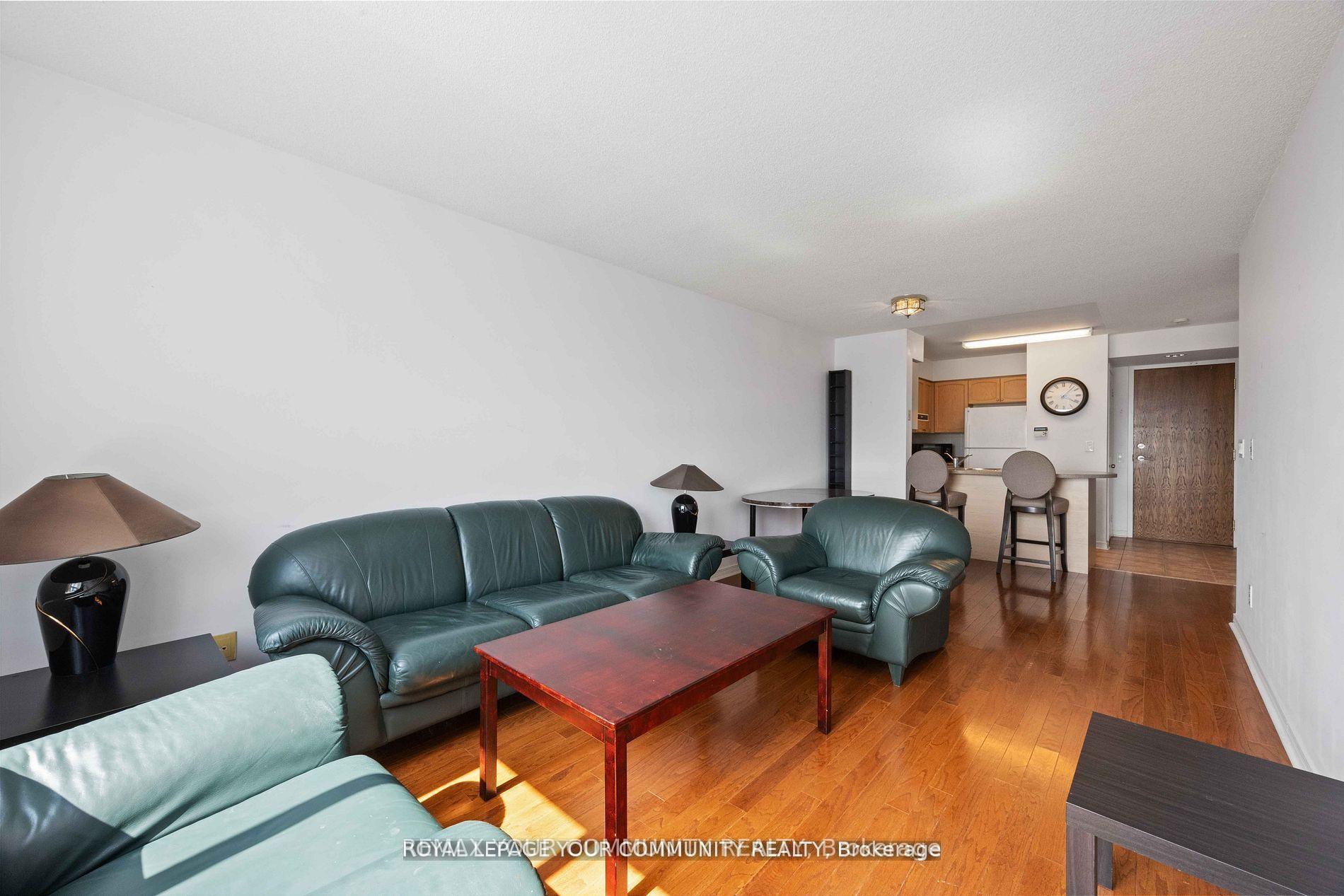Photo 18 of Unit 909, 23 Oneida Crescent, Richmond Hill, Langstaff — HOMEH