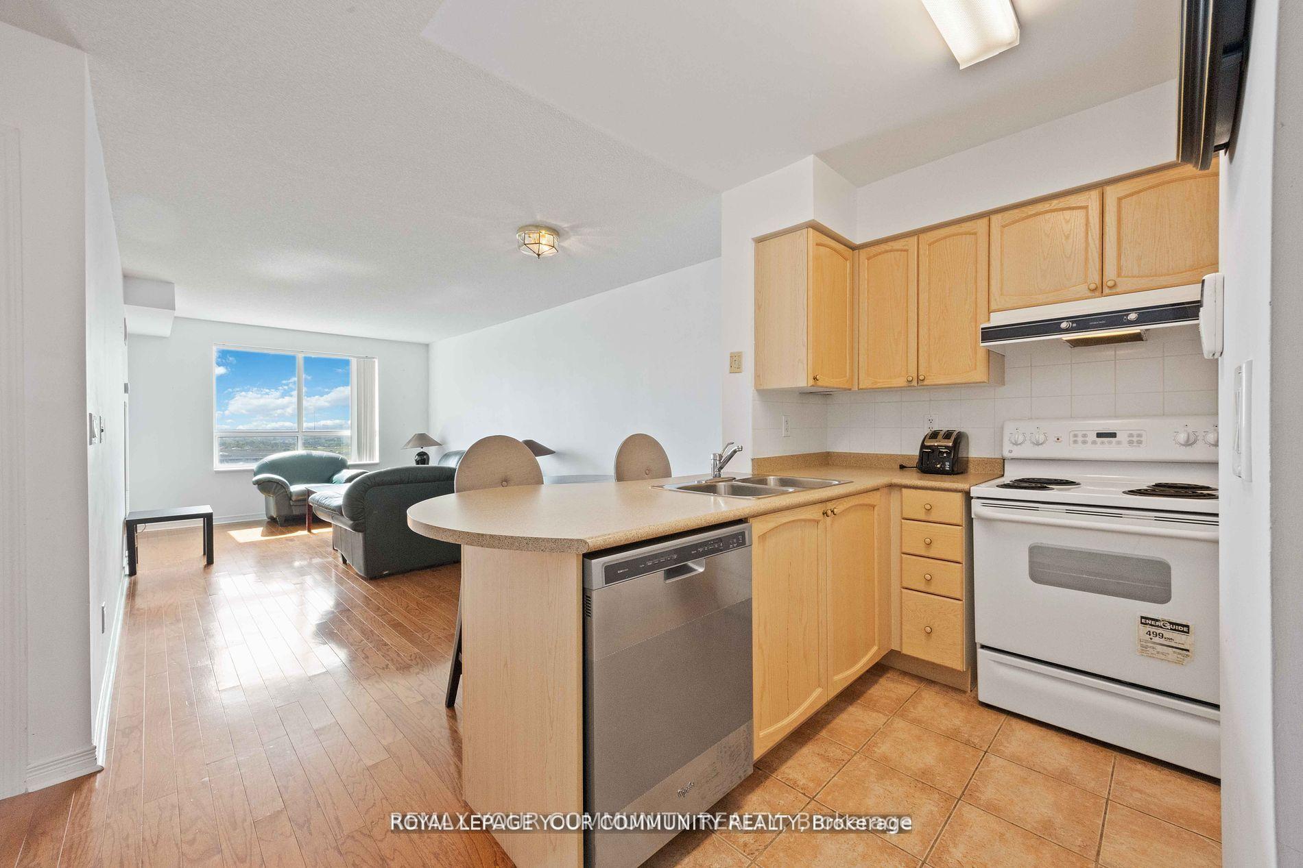 Photo 22 of Unit 909, 23 Oneida Crescent, Richmond Hill, Langstaff — HOMEH