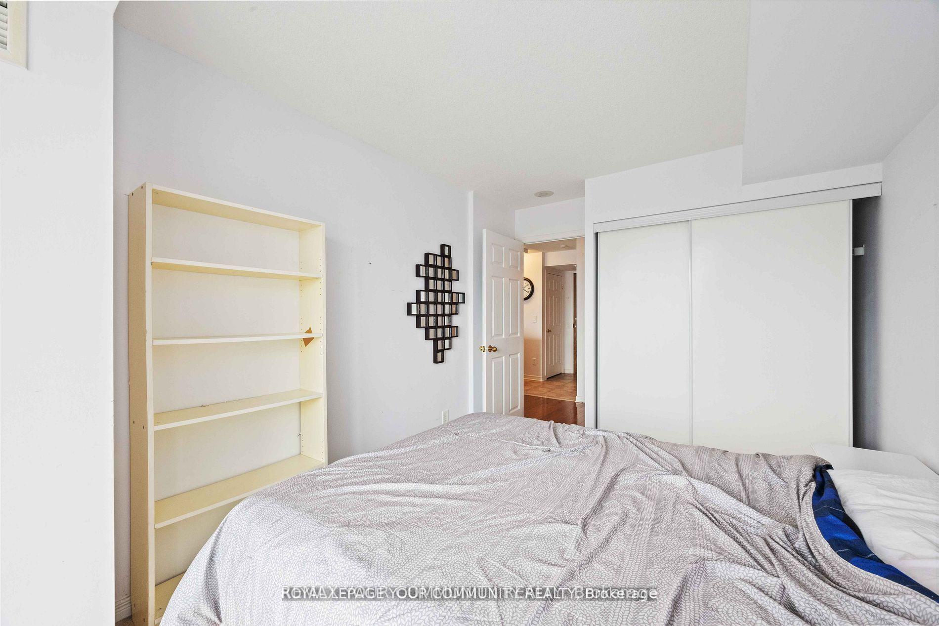 Photo 26 of Unit 909, 23 Oneida Crescent, Richmond Hill, Langstaff — HOMEH