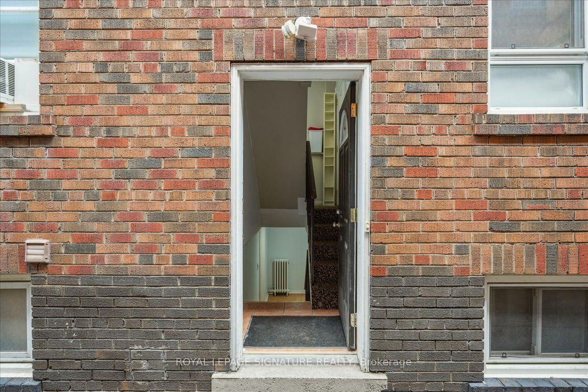 Photo 17 of Unit Lower, 12 Castle View Avenue, Toronto, Casa Loma — HOMEH