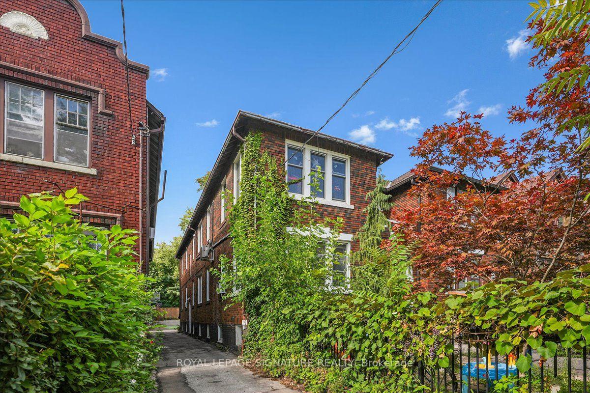 Photo 19 of Unit Lower, 12 Castle View Avenue, Toronto, Casa Loma — HOMEH