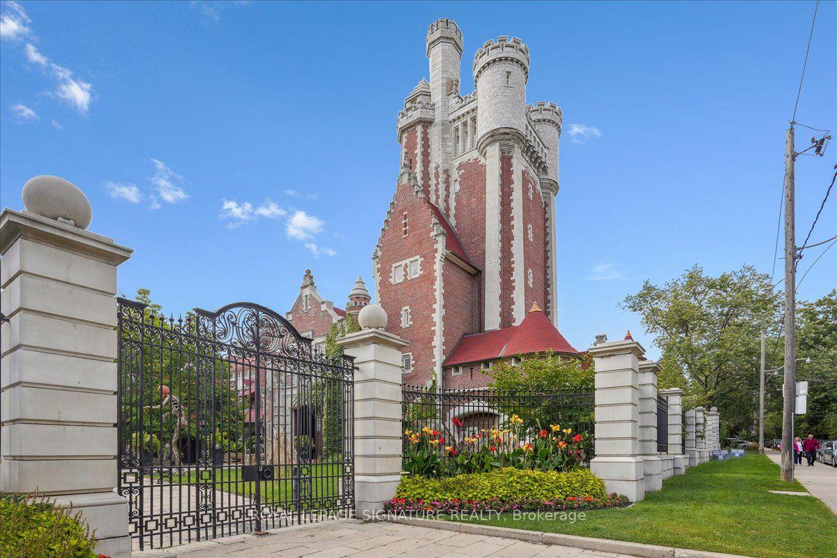 Photo 21 of Unit Lower, 12 Castle View Avenue, Toronto, Casa Loma — HOMEH