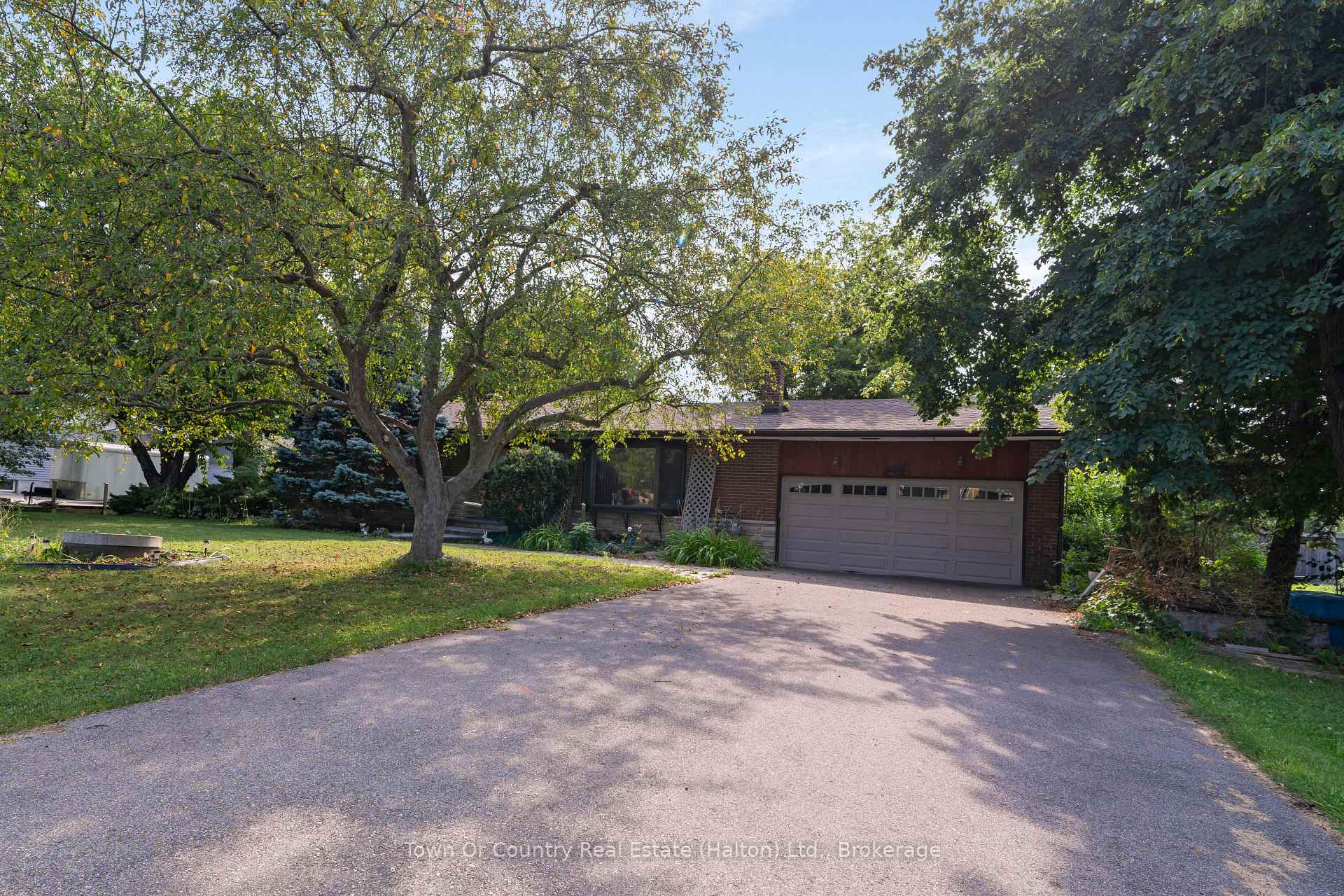 Photo 2 of 7640 5 Side Road, Milton, Milton North — HOMEH