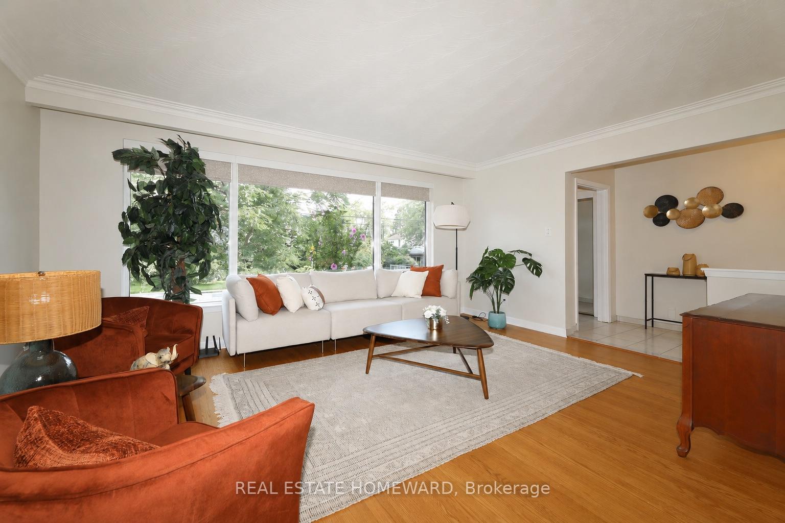 Photo 6 of 71 Gatesview Avenue, Scarborough, Scarborough Village — HOMEH