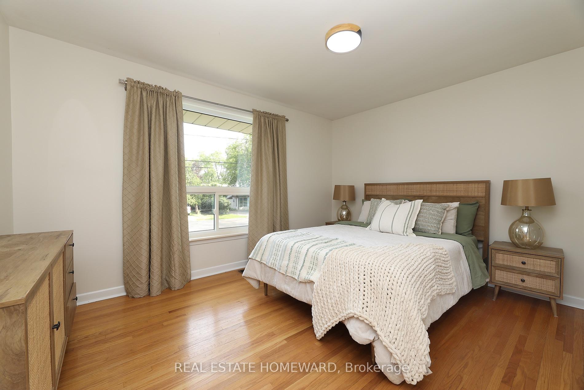 Photo 13 of 71 Gatesview Avenue, Scarborough, Scarborough Village — HOMEH