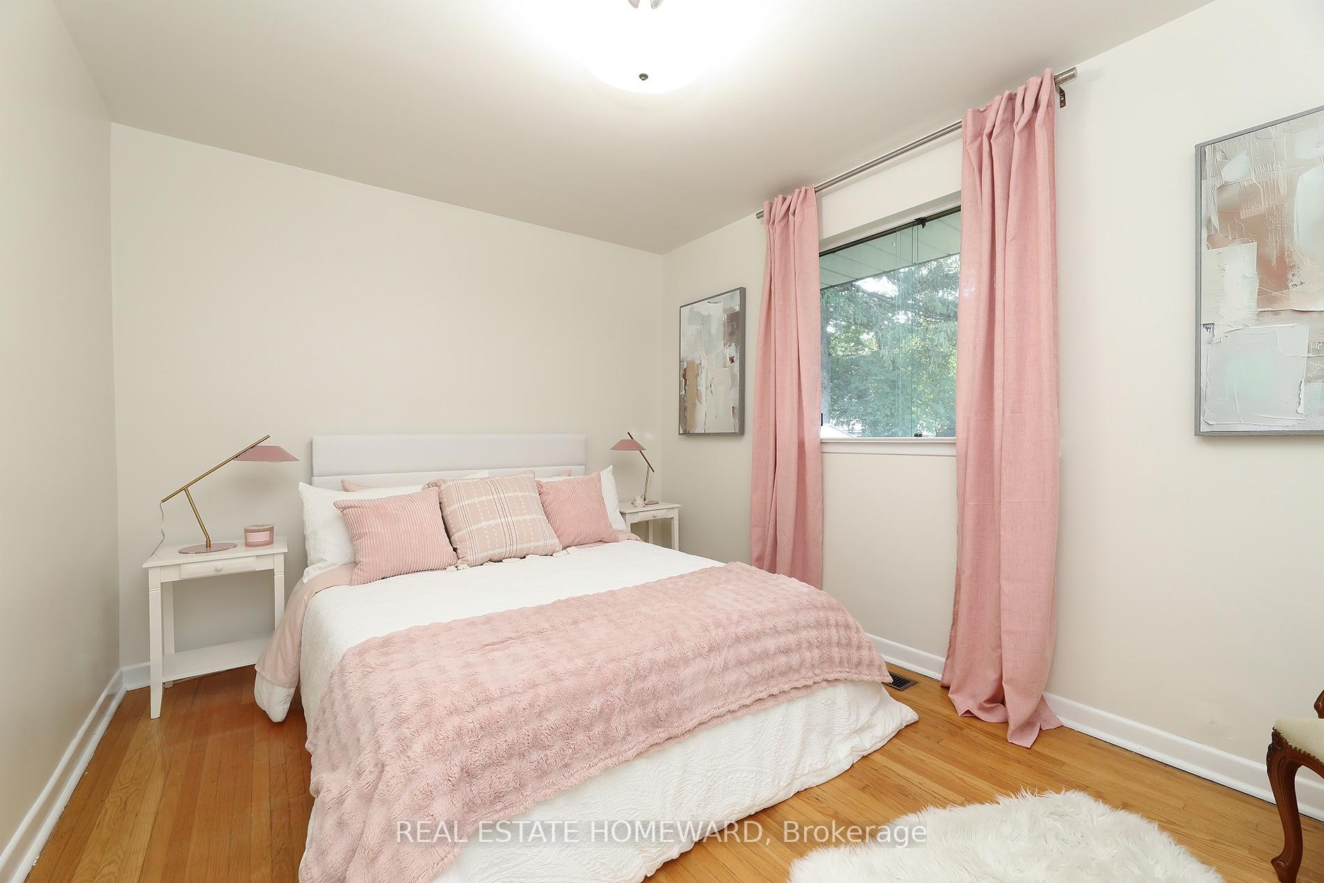 Photo 16 of 71 Gatesview Avenue, Scarborough, Scarborough Village — HOMEH