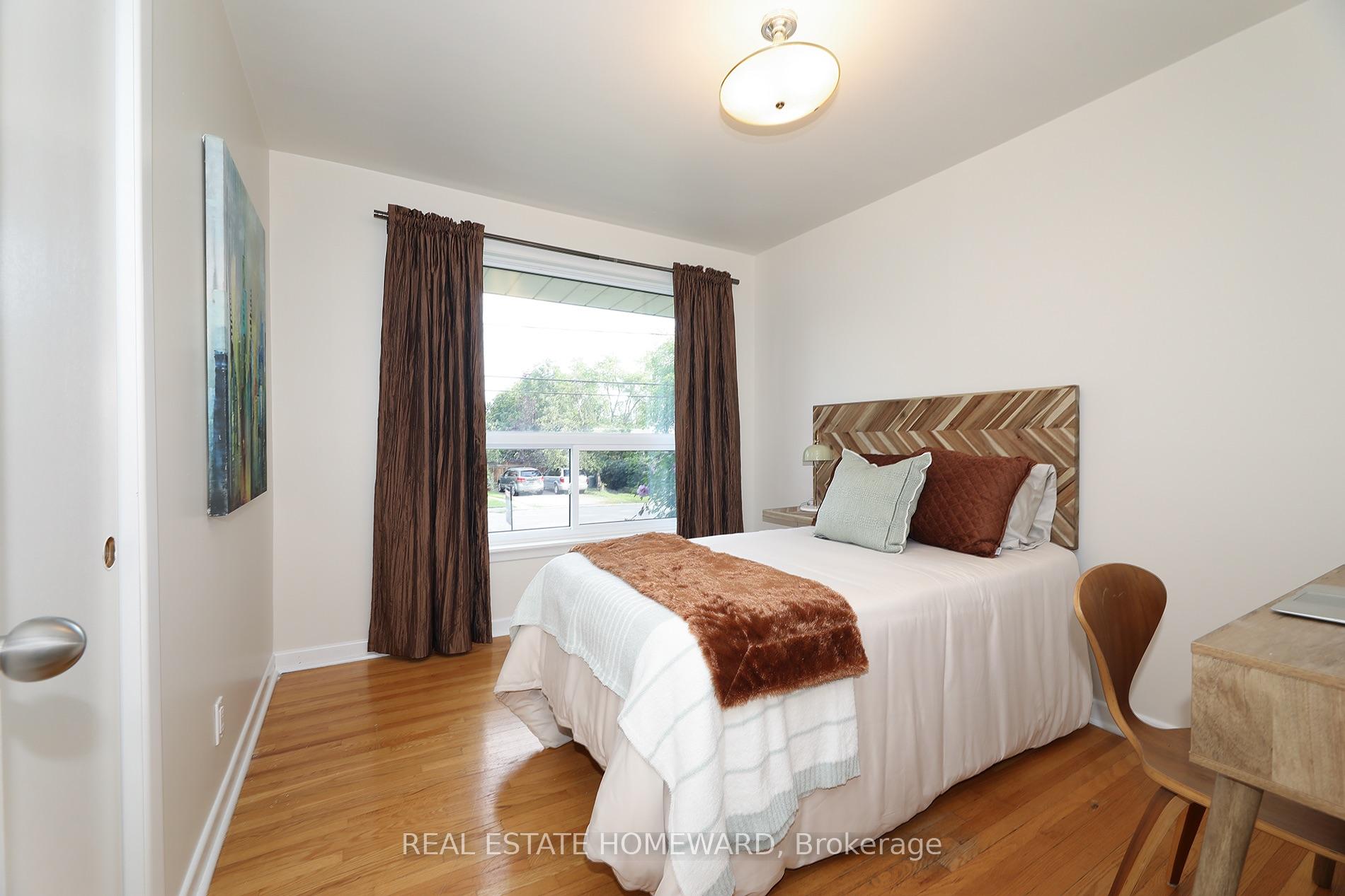 Photo 17 of 71 Gatesview Avenue, Scarborough, Scarborough Village — HOMEH