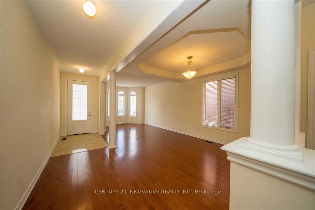 Photo 4 of 59 William Bartlett Drive, Markham, Berczy — HOMEH