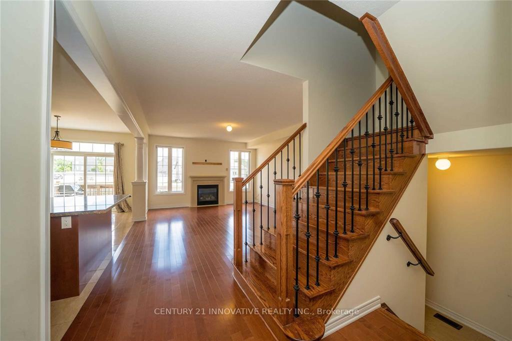 Photo 10 of 59 William Bartlett Drive, Markham, Berczy — HOMEH