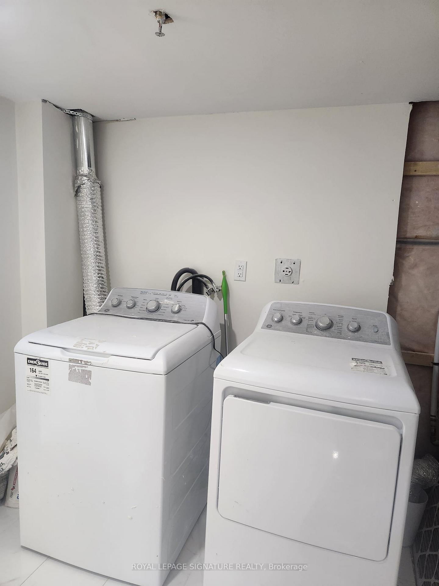 Photo 11 of Unit Basement, 404 Nairn Circle, Milton, Scott — HOMEH