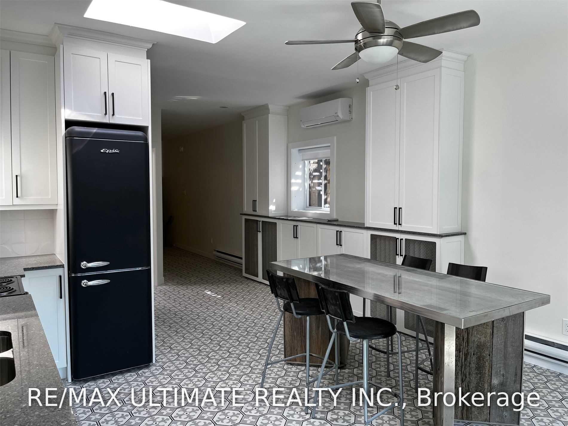 Photo 4 of 1065B St Clair Avenue W, Toronto, Oakwood Village — HOMEH