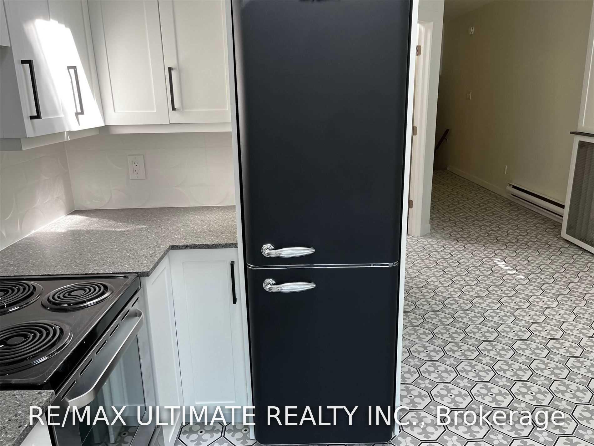 Photo 7 of 1065B St Clair Avenue W, Toronto, Oakwood Village — HOMEH