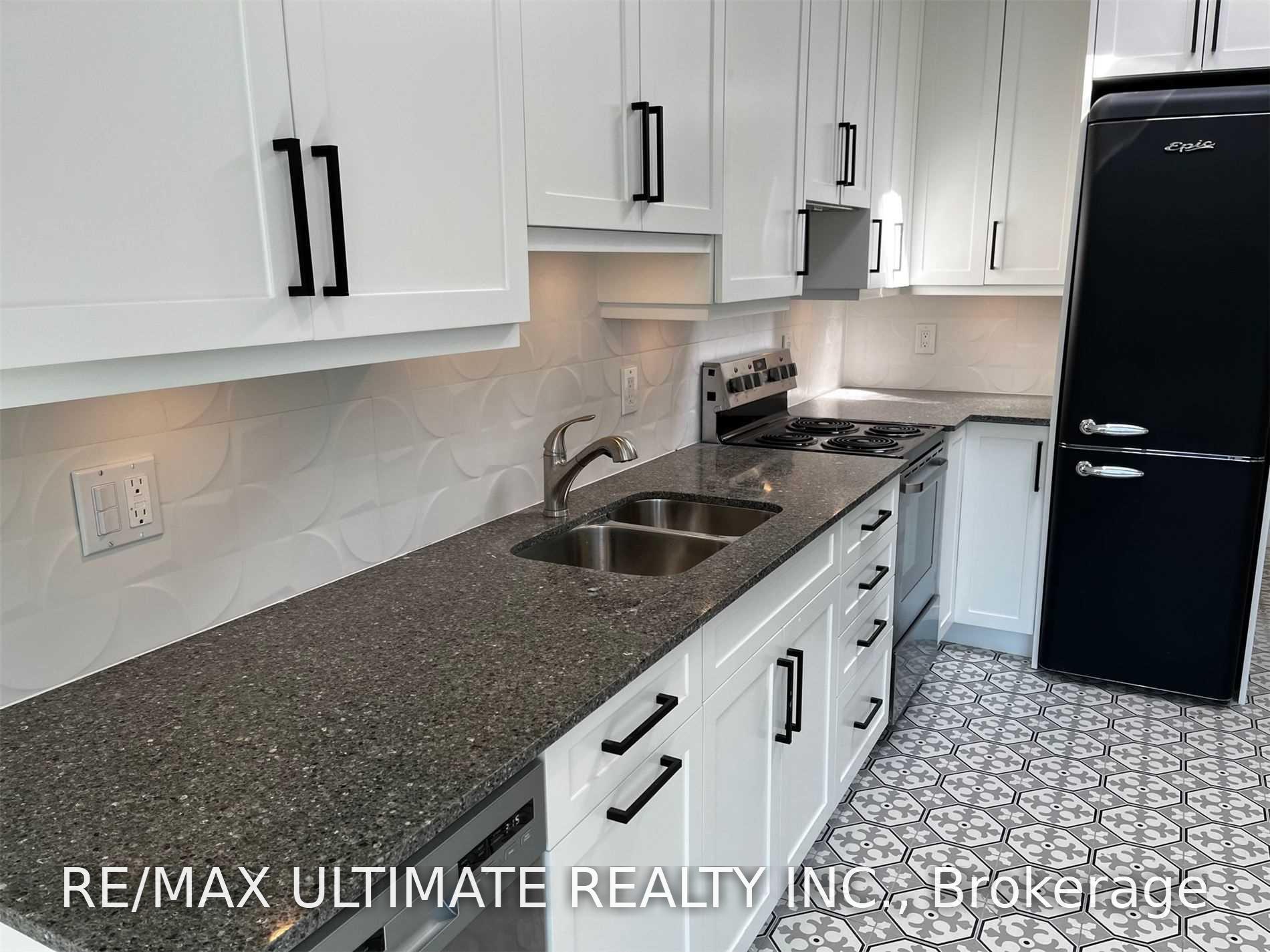 Photo 30 of 1065B St Clair Avenue W, Toronto, Oakwood Village — HOMEH