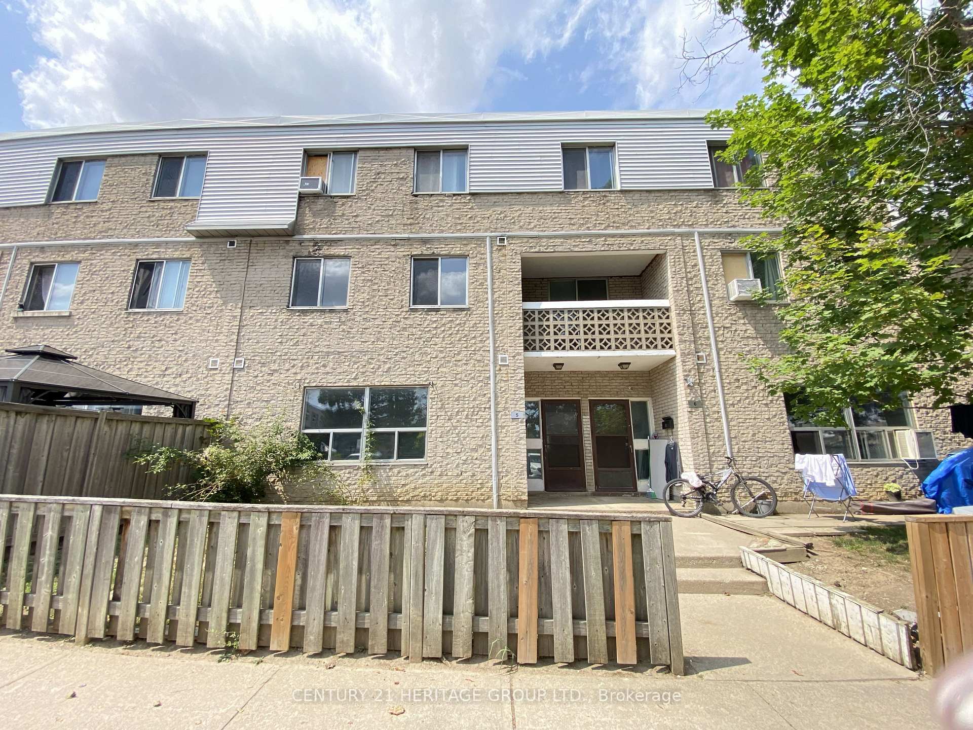 Photo 1 of Unit 5, 7555 Goreway Drive, Mississauga, Malton — HOMEH