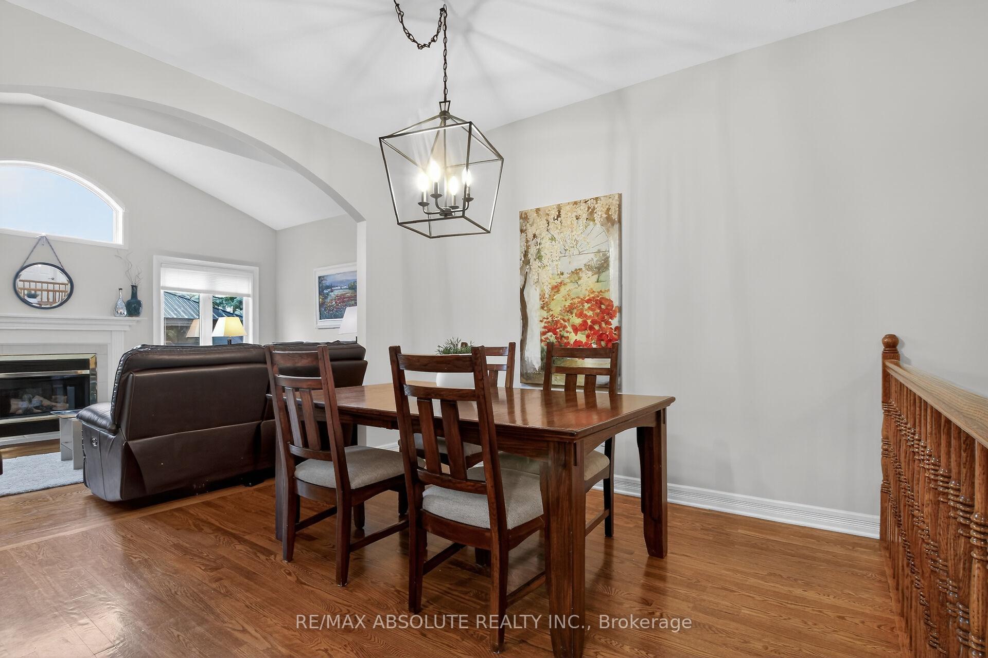 Photo 7 of 19 Goldora Private, Ottawa, Kanata - Kanata Lakes/Heritage Hills — HOMEH
