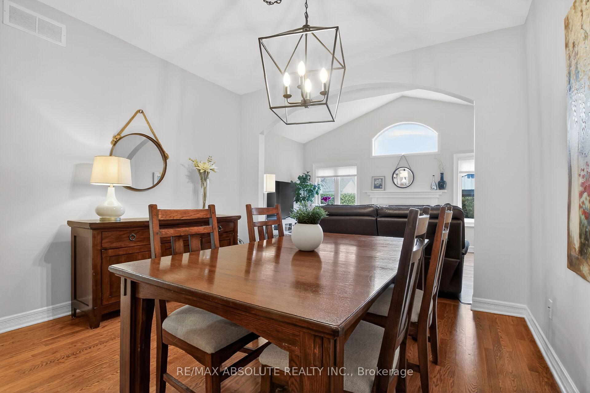 Photo 8 of 19 Goldora Private, Ottawa, Kanata - Kanata Lakes/Heritage Hills — HOMEH