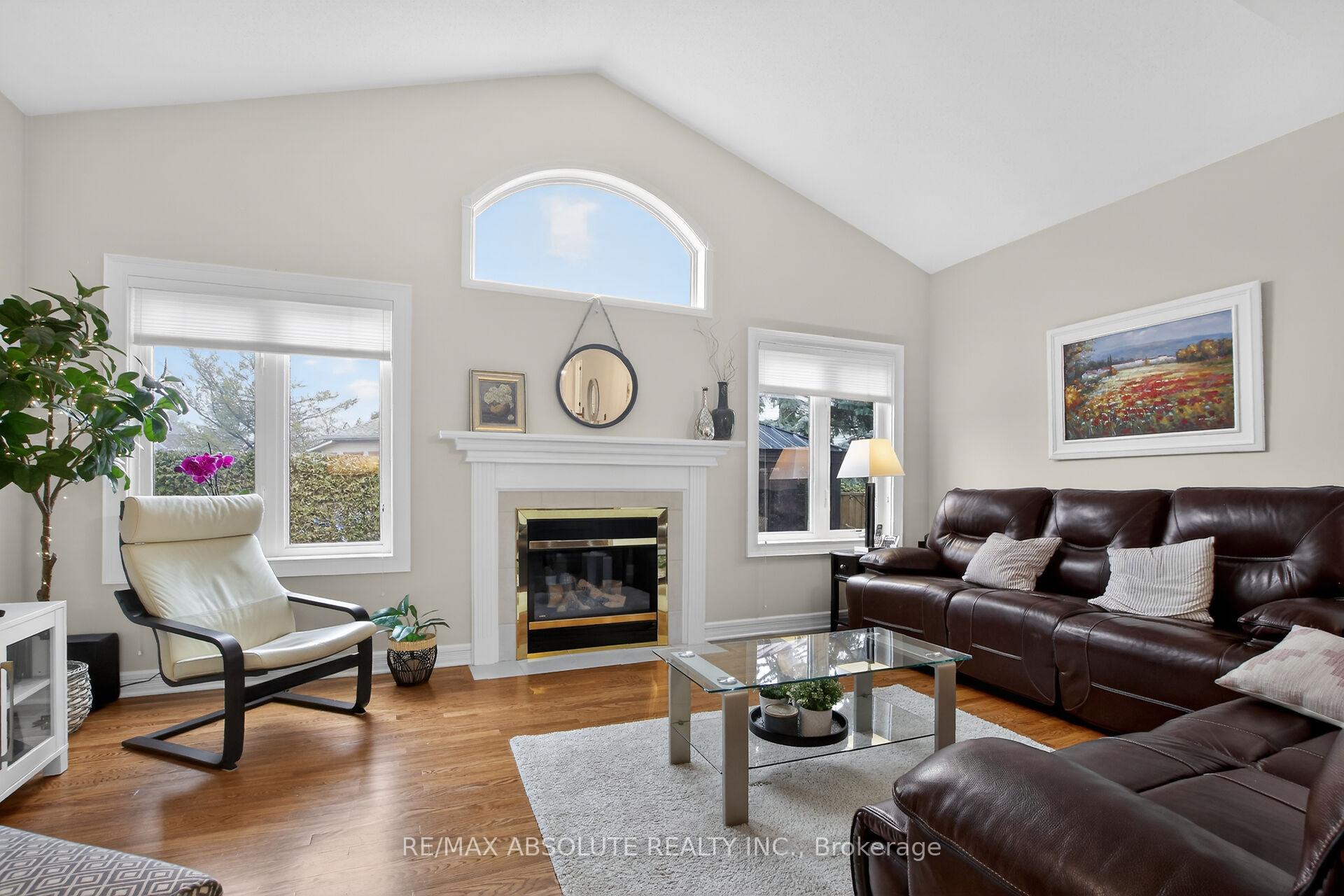 Photo 9 of 19 Goldora Private, Ottawa, Kanata - Kanata Lakes/Heritage Hills — HOMEH