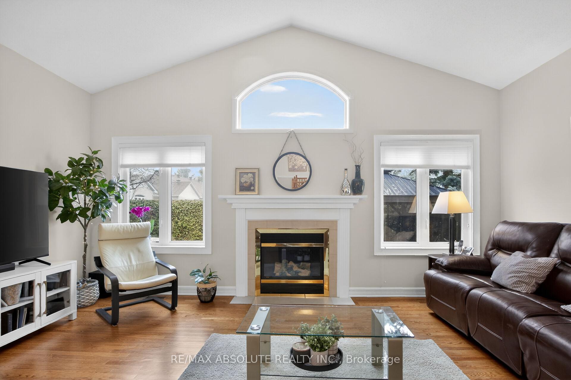 Photo 10 of 19 Goldora Private, Ottawa, Kanata - Kanata Lakes/Heritage Hills — HOMEH
