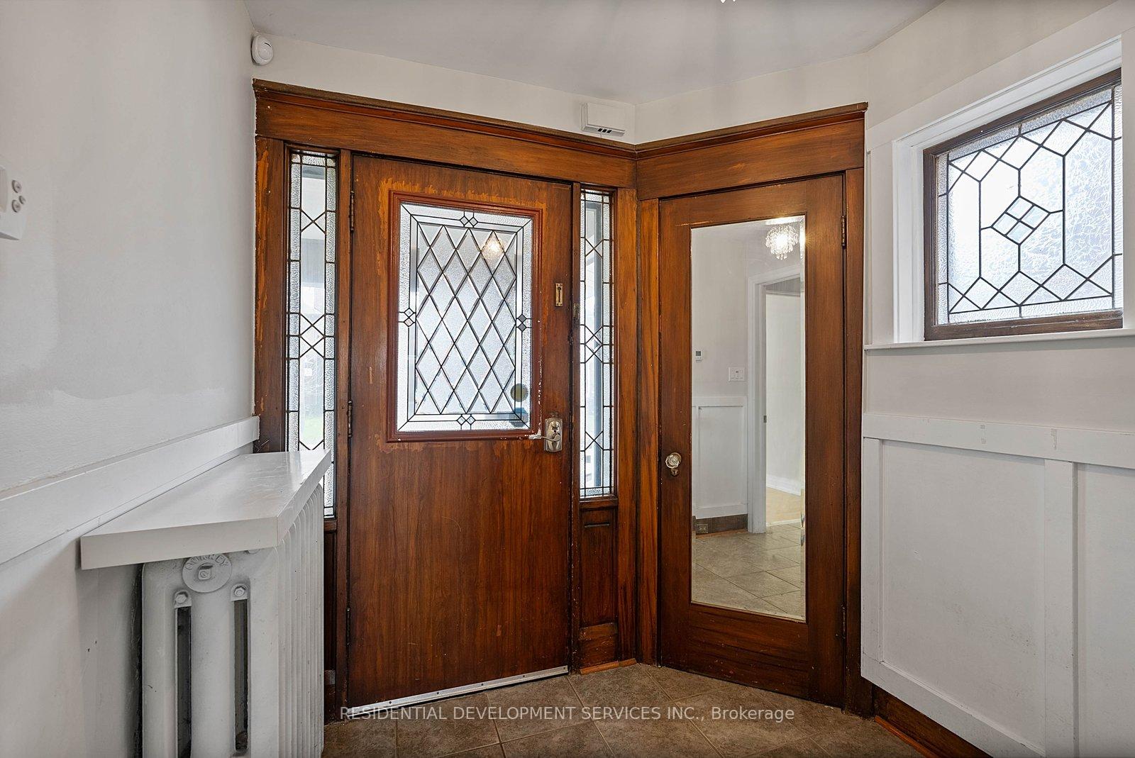 Photo 4 of 363 Strathmore Boulevard, Toronto, Danforth Village-East York — HOMEH