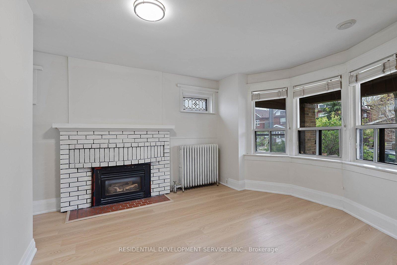 Photo 5 of 363 Strathmore Boulevard, Toronto, Danforth Village-East York — HOMEH