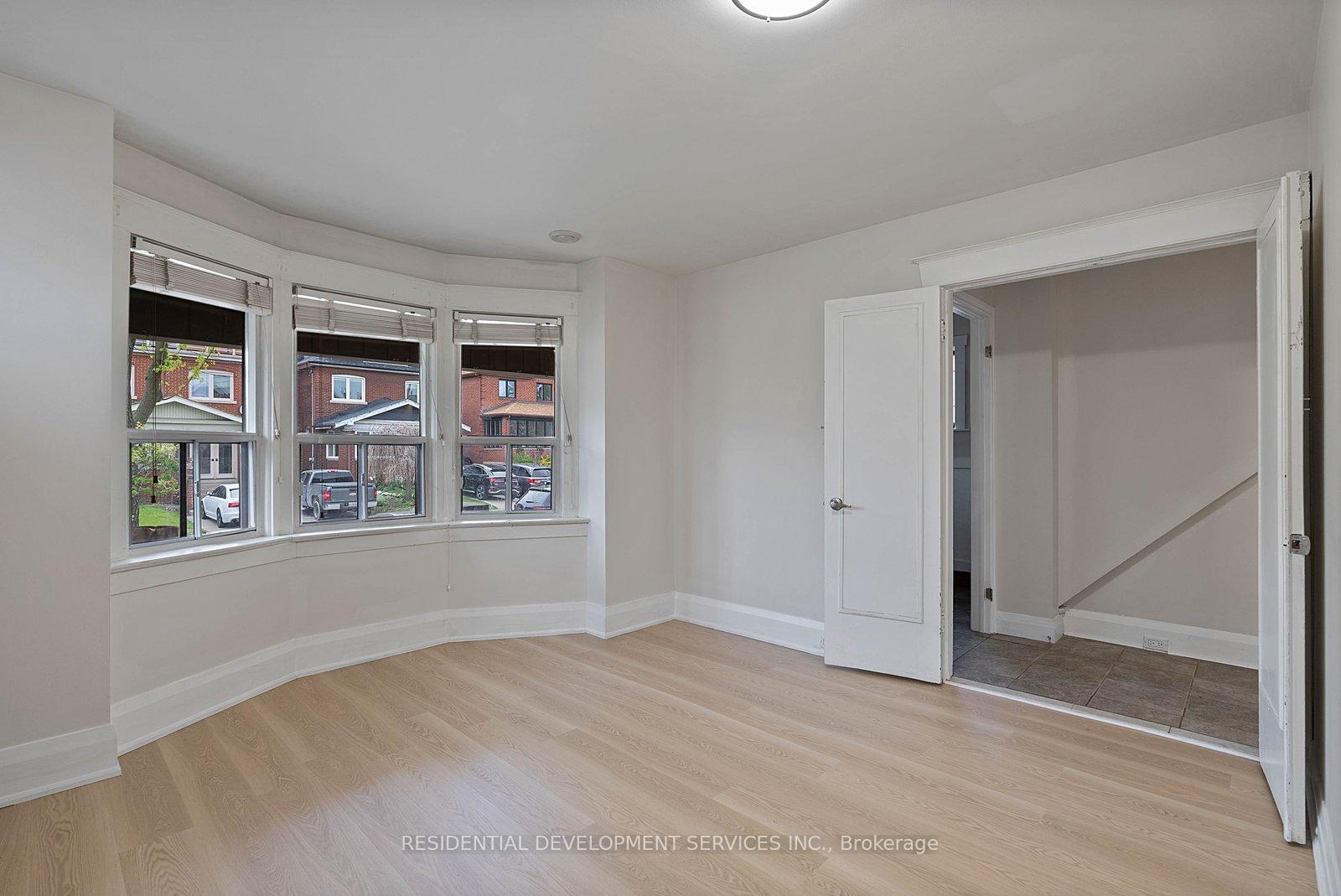 Photo 6 of 363 Strathmore Boulevard, Toronto, Danforth Village-East York — HOMEH