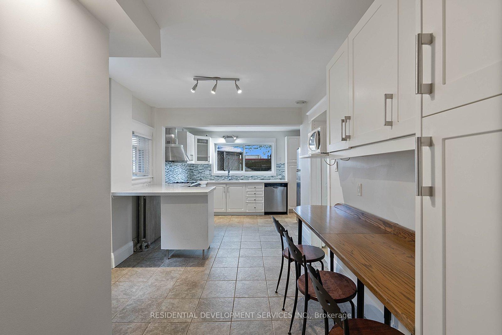 Photo 7 of 363 Strathmore Boulevard, Toronto, Danforth Village-East York — HOMEH