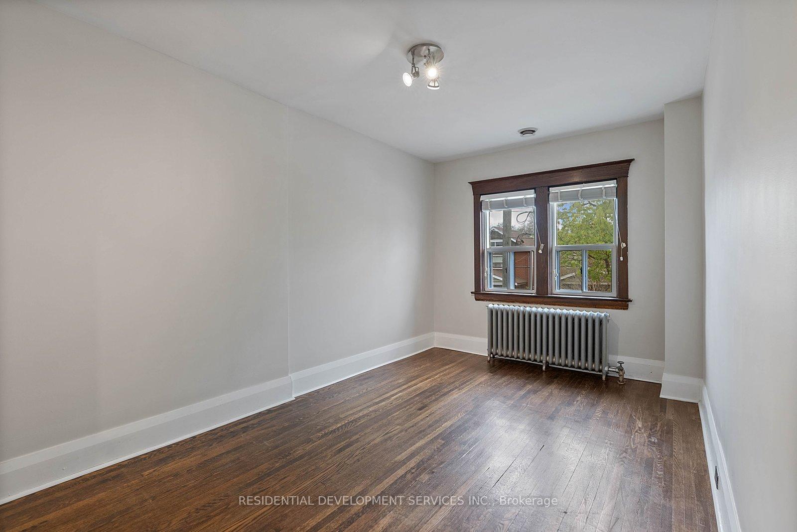 Photo 23 of 363 Strathmore Boulevard, Toronto, Danforth Village-East York — HOMEH
