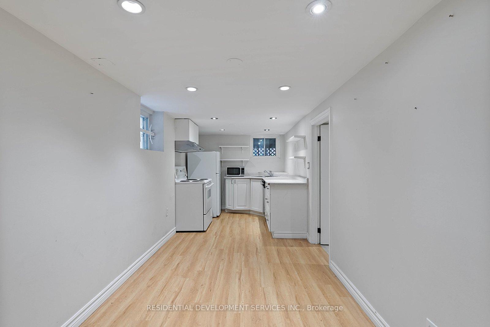 Photo 32 of 363 Strathmore Boulevard, Toronto, Danforth Village-East York — HOMEH