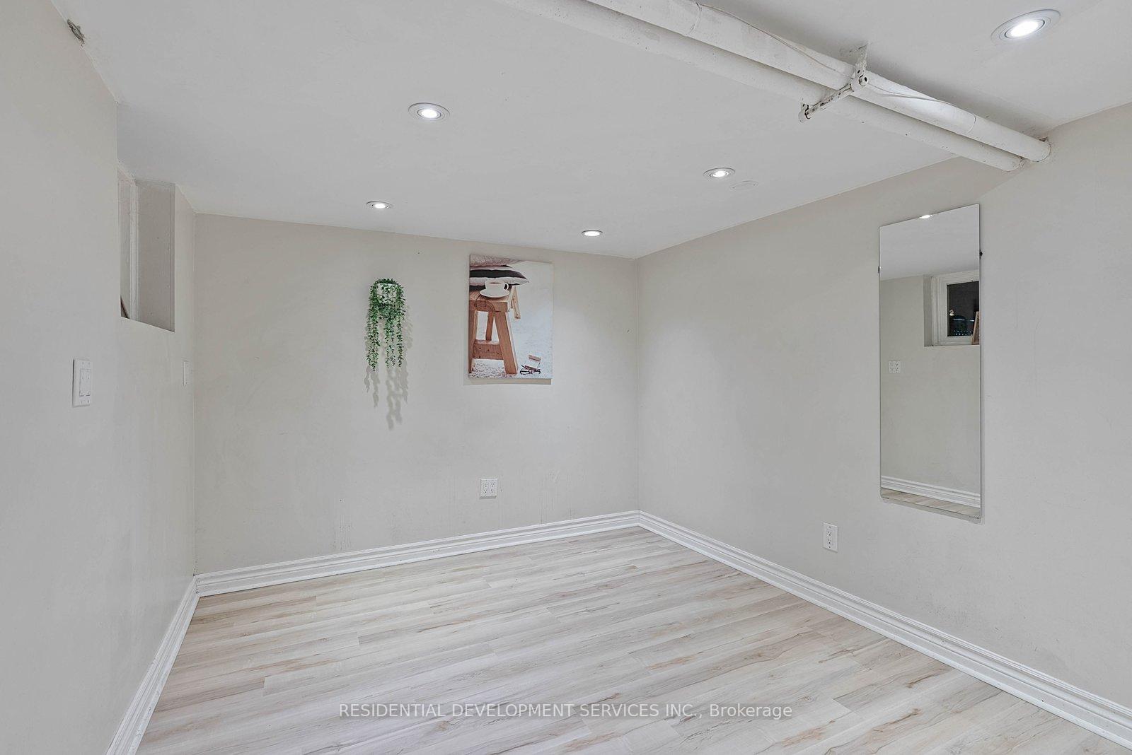 Photo 35 of 363 Strathmore Boulevard, Toronto, Danforth Village-East York — HOMEH