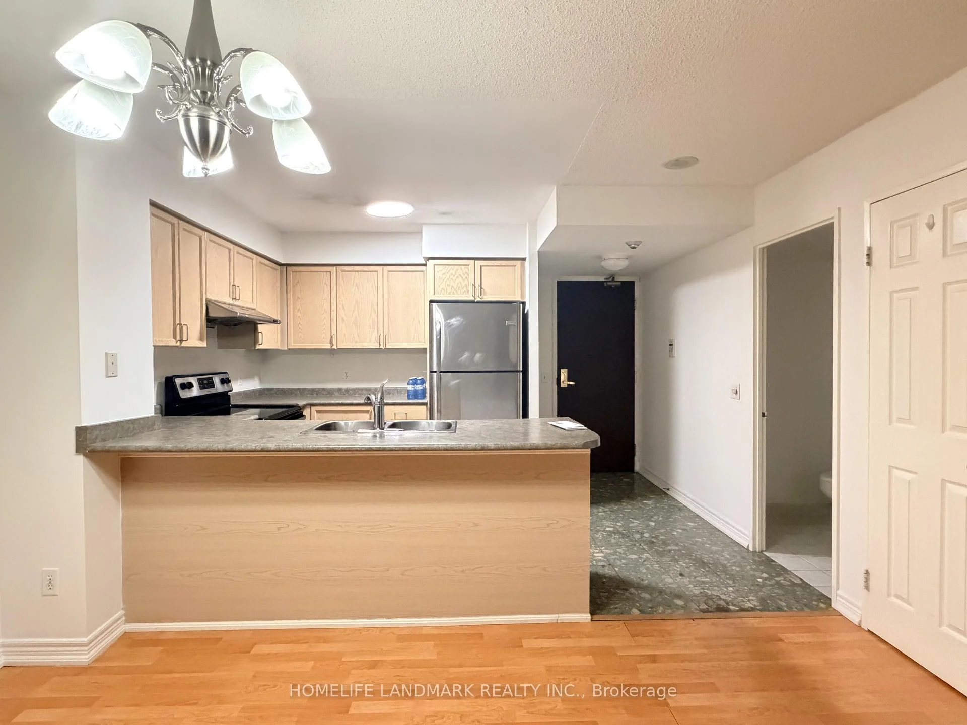 Photo 5 of Unit 2112, 18 Parkview Avenue, North York, Willowdale East — HOMEH